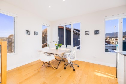 Photo 14 at JNW04 - 415 Esplanade W, Lower Lonsdale, North Vancouver