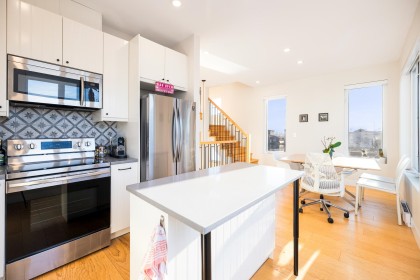 Photo 18 at JNW04 - 415 Esplanade W, Lower Lonsdale, North Vancouver