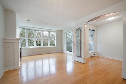 Photo 3 at 203 - 1858 W 5th Avenue, Kitsilano, Vancouver West