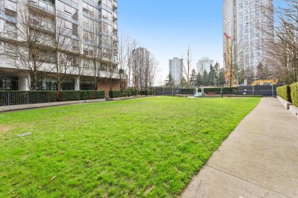 Photo 13 at 3705 - 928 Beatty Street, Yaletown, Vancouver West