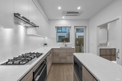 Photo 12 at 659 W 30th Avenue, Cambie, Vancouver West