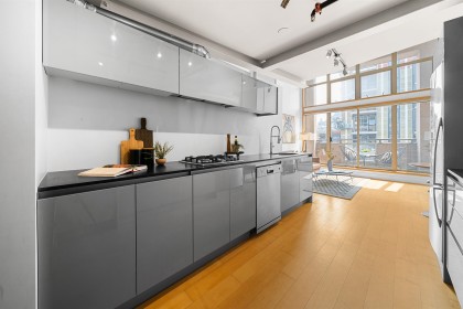 Photo 10 at 413 - 1529 W 6th Avenue, False Creek, Vancouver West