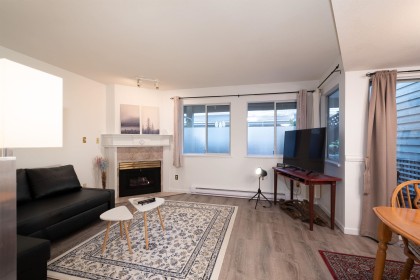 Photo 6 at 10 - 815 Tobruck Avenue, Mosquito Creek, North Vancouver