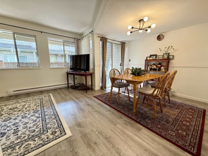 Photo 3 at 10 - 815 Tobruck Avenue, Mosquito Creek, North Vancouver