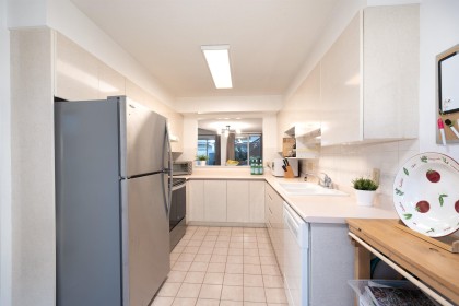 Photo 15 at 10 - 815 Tobruck Avenue, Mosquito Creek, North Vancouver