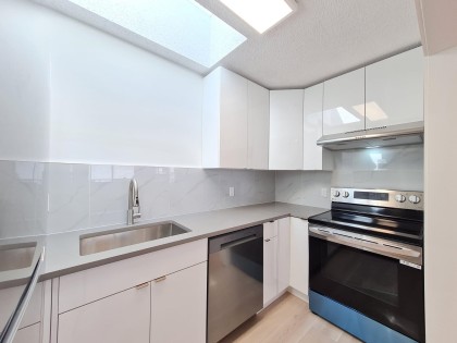 Photo 7 at 301 - 8645 Osler Street, Marpole, Vancouver West