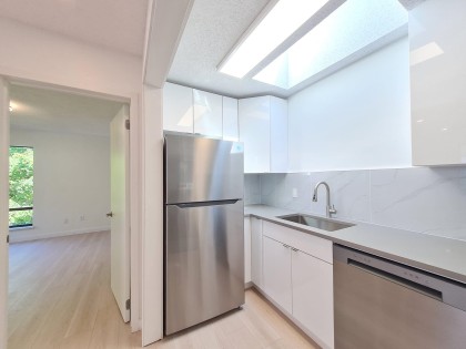 Photo 8 at 301 - 8645 Osler Street, Marpole, Vancouver West