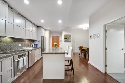 Photo 4 at 407 - 1333 W Georgia Street, Coal Harbour, Vancouver West