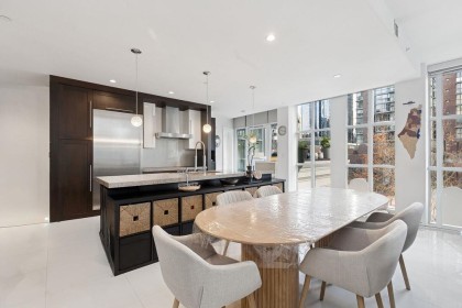 Photo 10 at 402 - 1102 Hornby Street, Downtown VW, Vancouver West