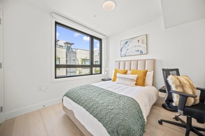 Photo 8 at 6352 Oak Street, Oakridge VW, Vancouver West