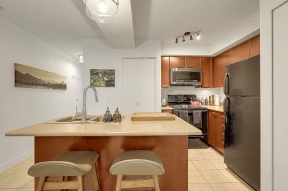 Photo 13 at 303 - 2525 Blenheim Street, Kitsilano, Vancouver West
