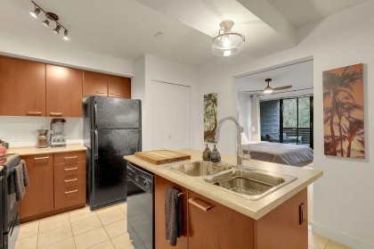 Photo 20 at 303 - 2525 Blenheim Street, Kitsilano, Vancouver West