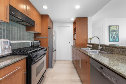 Photo 12 at 2105 - 455 Beach Crescent, Yaletown, Vancouver West