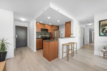 Photo 11 at 2105 - 455 Beach Crescent, Yaletown, Vancouver West