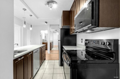 Photo 7 at 707 - 2008 Fullerton Avenue, Pemberton NV, North Vancouver