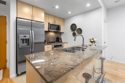 Photo 9 at 807 - 1211 Melville Street, Coal Harbour, Vancouver West