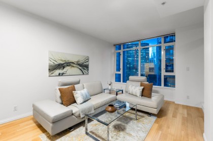 Photo 4 at 807 - 1211 Melville Street, Coal Harbour, Vancouver West