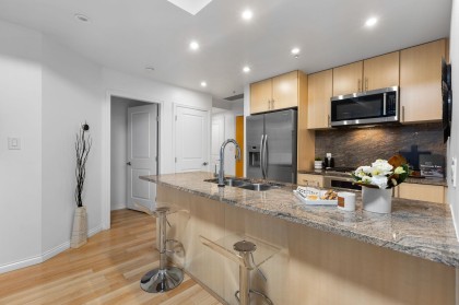 Photo 8 at 807 - 1211 Melville Street, Coal Harbour, Vancouver West