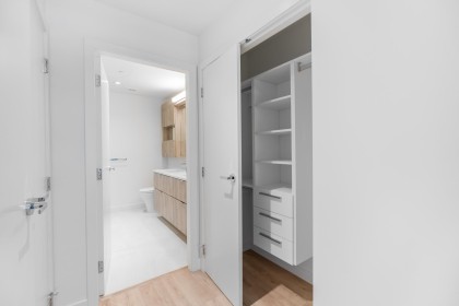 Photo 16 at 325 - 755 Harbourside Drive, Harbourside, North Vancouver