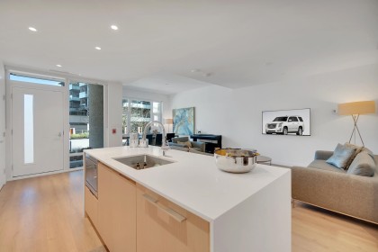 Photo 7 at 107 - 1500 Fern Street, Lynnmour, North Vancouver