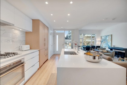 Photo 3 at 107 - 1500 Fern Street, Lynnmour, North Vancouver