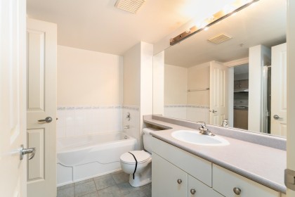 Photo 16 at 218 - 332 Lonsdale Avenue, Lower Lonsdale, North Vancouver