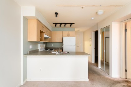 Photo 9 at 218 - 332 Lonsdale Avenue, Lower Lonsdale, North Vancouver