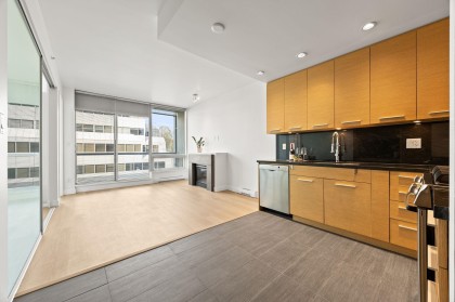 Photo 3 at 308 - 2528 Maple Street, Kitsilano, Vancouver West