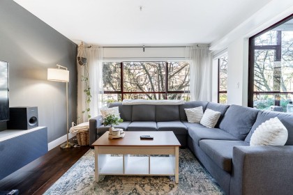 Photo 3 at 203 - 2140 W 12th Avenue, Kitsilano, Vancouver West