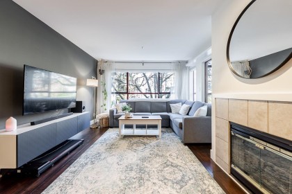 Photo 5 at 203 - 2140 W 12th Avenue, Kitsilano, Vancouver West