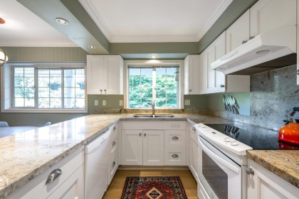 Photo 14 at 5560 Greenleaf Road, Eagle Harbour, West Vancouver