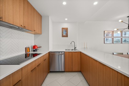 Photo 7 at 102 - 2135 Argyle Avenue, Dundarave, West Vancouver