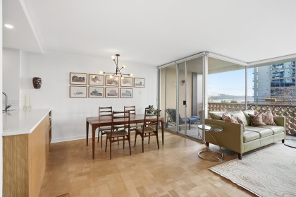 Photo 4 at 102 - 2135 Argyle Avenue, Dundarave, West Vancouver
