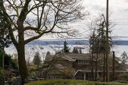 Photo 7 at 2635 Rosebery Avenue, Queens, West Vancouver