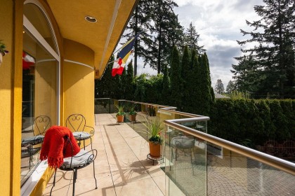 Photo 3 at 2635 Rosebery Avenue, Queens, West Vancouver