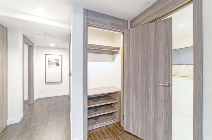 Photo 10 at 208 W 1st Avenue, False Creek, Vancouver West