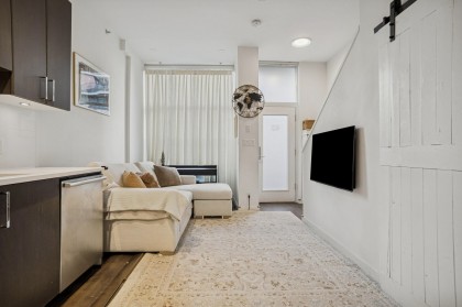 Photo 3 at 62 W 1st Avenue, False Creek, Vancouver West