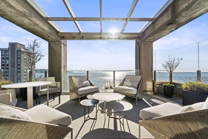 Photo 3 at 11 - 2250 Bellevue Avenue, Dundarave, West Vancouver