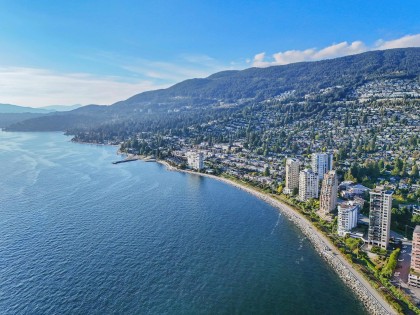 Photo 39 at 11 - 2250 Bellevue Avenue, Dundarave, West Vancouver
