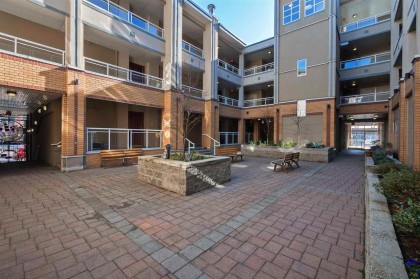 Photo 2 at 103 - 108 W Esplanade, Lower Lonsdale, North Vancouver