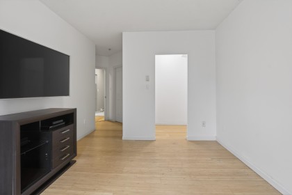 Photo 17 at 103 - 108 W Esplanade, Lower Lonsdale, North Vancouver