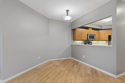 Photo 7 at 103 - 108 W Esplanade, Lower Lonsdale, North Vancouver