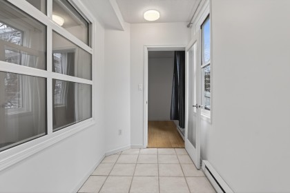 Photo 14 at 103 - 108 W Esplanade, Lower Lonsdale, North Vancouver