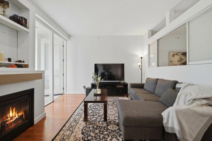 Photo 2 at 306 - 2055 Yukon Street, False Creek, Vancouver West