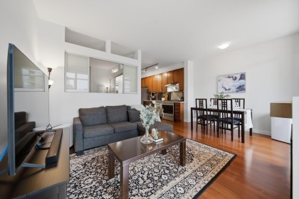 Photo 4 at 306 - 2055 Yukon Street, False Creek, Vancouver West