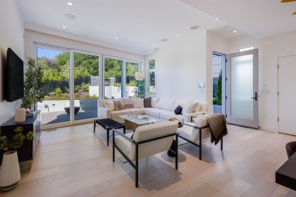 Photo 5 at 592 Arthur Erickson Place, Park Royal, West Vancouver