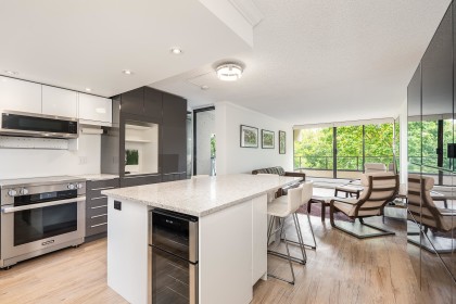 Photo 6 at 201 - 1995 Beach Avenue, West End VW, Vancouver West