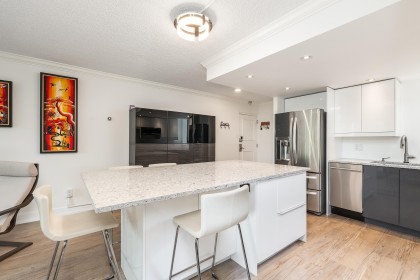 Photo 10 at 201 - 1995 Beach Avenue, West End VW, Vancouver West