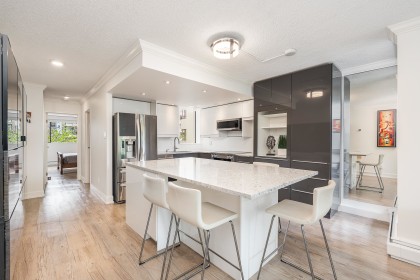 Photo 8 at 201 - 1995 Beach Avenue, West End VW, Vancouver West