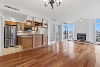 Photo 5 at 706 - 1483 Homer Street, Yaletown, Vancouver West